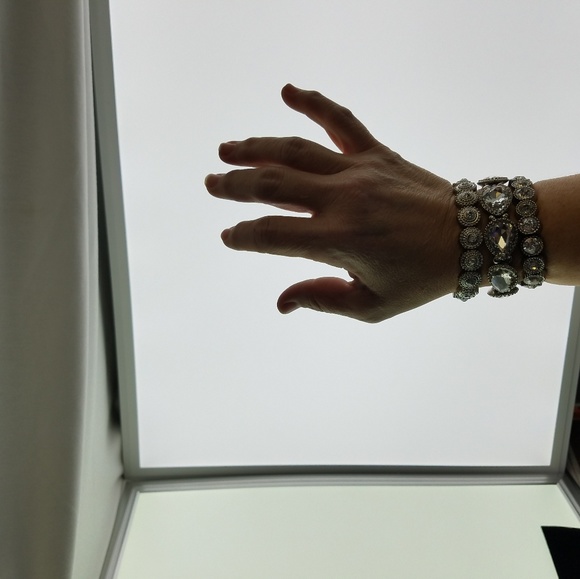 3 bebe Silver Crystal Stretch Bracelets NWT BBB16 - Picture 5 of 5